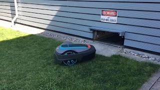 Gardena SILENO City Mähroboter Automower Mower Garage mit Tor Door