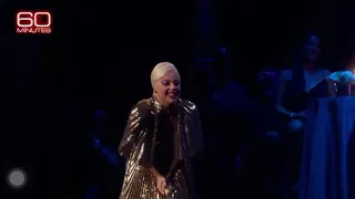 Tony Bennett recognizes Lady Gaga during their last concert - 60 MINUTES