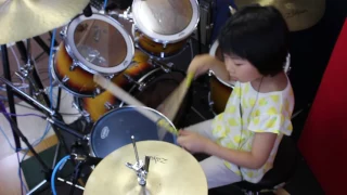 Immigrant Song - Led Zeppelin / seven year old drummer "Yoyoka"  / レッド・ツェッペリン『移民の歌』 7歳 が叩いてみた