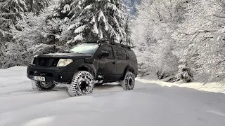 Nissan Pathfinder R51 vs Land Rover Discovery 2, #4x4 #offroad #snow, over 30° Climb + Flex Chalange