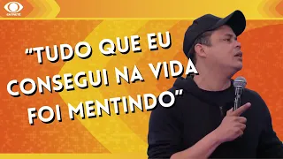 Emerson Ceará compara velório de pobre com velório de rico em seu stand-up