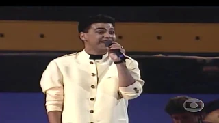 Amigos 1995 - Zezé di Camargo e Luciano cantam "Faz Mais uma Vez Comigo"