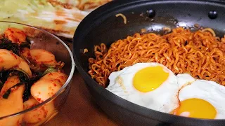 NEW 핵불닭볶음면의 대한 나의 자세 배추전 그리고 총각김치 a.k.a 알타리 NEW!! NUCLEAR FIRE NOODLES MUKBANG/먹방