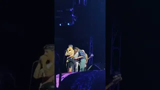 Emotional moment - Red Hot Chili Peppers - By The Way outro - Paris July 08/2022