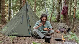 3 Days Bushcraft camping, 2 camps, carving a plate-cutting board, cooking on firebox stove