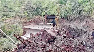 #buldozer ROCK REMOVAL ON THE cliff #bulldozer #caterpillar #heavyequipment #work #global #dozer