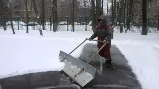 Дворник номер 1, и его чудо лопата Москва !