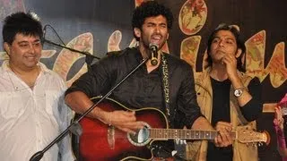 Aashiqui 2 | Sun Raha Hai Live Performance - Aditya Roy Kapur