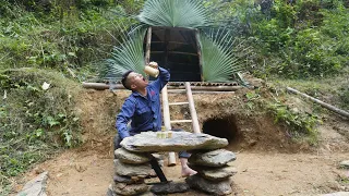 Survival instinct, Green Forest Building life, Stone drinking table, bamboo teapot, camping alone