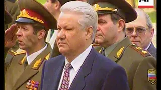 Wreath Ceremony Boris Yeltsin (Lays Flowers) 9 May 1993 Russian Anthem [Rare] - Unknown Soldier