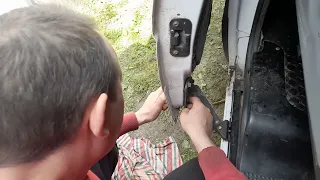 Ремонт нижнего ролика сдвижной двери Opel Vivaro, своими руками.