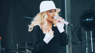 Christina Aguilera - It's A Man's World
