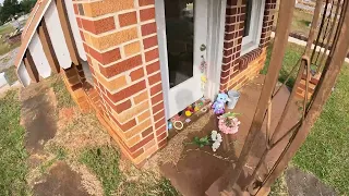 Dollhouse Grave of Little Nadine Earls. Lanette, AL.