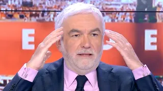 "La caricature de boboland !" : Pascal Praud répond sèchement à Raphaël Glucksmann