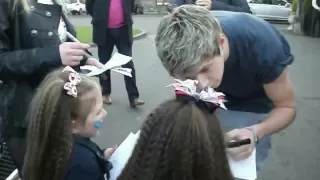 1D One Direction - Niall/Harry meeting fans hotel