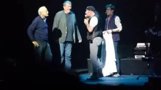 Ian Anderson (Jethro Tull) discussing mens urination foes and prostate cancer