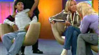 Laura Bozzo - Un Gay Me Acosa (Parte 1)