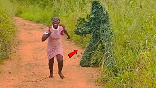 She Almost Fell from the Frights : Bushman Prank! Scaring People!