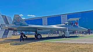 Су-57 рассекречен для публики. На авиасалоне МАКС-2021 в истребителе может посидеть любой желающий