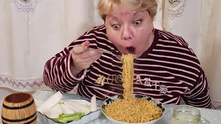МУКБАНГ 🍽1килограмм лапши,чуть  не ЛОПНУЛа MUKBANG 🍴1kilogram of noodles almost made my eyes burst