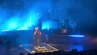 Tom Walker Head under water Live Hammersmith Apollo London May 7th 2024