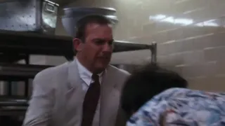 Тне bodyguard   1992   fight scene Kevin Costner;
