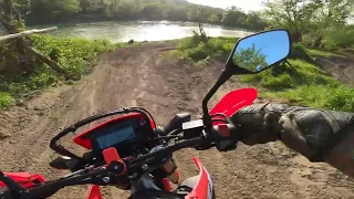 Honda CRF300L on MX track (Stock suspension)