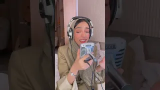 الفنانة زينة عماد تغني انجليزي مع هندي