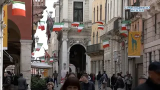 ADUNATA: L'ENTUSIASMO DI NEGOZI E PUBBLICI ESERCIZI "AMICI DEGLI ALPINI"