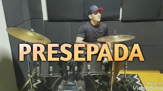 ALUNO BRUNO, TOCANDO A MÚSICA PRESEPADA NA BATERIA