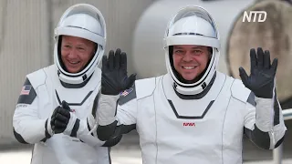 Астронавты НАСА перешли с корабля Crew Dragon на борт МКС