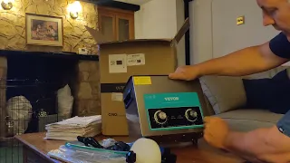 Unboxing a Vevor 6.5ltr record cleaning ultra sonic cleaner.
