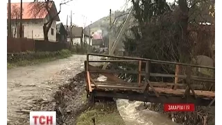 Закарпаття потерпає від повені, що вирує вже кілька днів