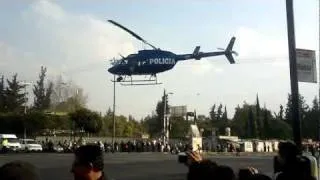 Aterrizan helicópteros en la calle en plena tarde 1/2