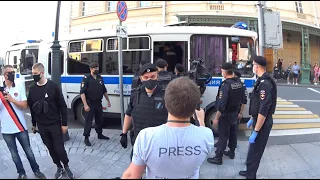 Марш лево-патриотических сил на Кремль разогнала полиция