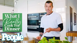 Gavin Rossdale Cooks A Delicious Vegan Pasta Bolognese From Scratch | PEOPLE