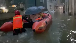 Rescuers battle heavy rain, flooding in south, central China