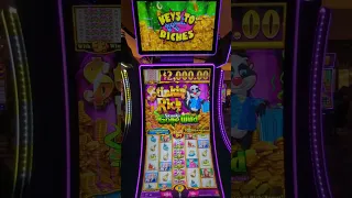 #slots Playing the Stinkin' Rich Slot Machine at the Palms #vegas #vegaslocal