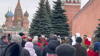 Как мы пробирались к могиле Сталина и Гагарина у Кремлёвской стены  / Красная площадь 5 марта 2024