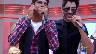 Fabiano Domingues canta ao lado de Gusttavo Lima