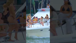 🌴🔥 Miami Yacht Queens: Wild Party Vibes with Gorgeous Ladies! 💃🚢