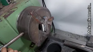 Making hammers from scrap metal axles of trucks