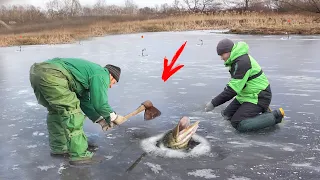 ДЕДУ БОЛЬШЕ НЕ НАЛИВАТЬ...!!! ПЕРВЫЙ ЛЁД 2023 на РЕКЕ ЩУКА!!!  ЛУЧШАЯ РЫБАЛКА на ЖЕРЛИЦЫ