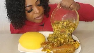 Okro soup with Garri fufu mukbang / African food mukbang / okra soup and fufu mukbang
