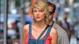 Taylor Swift Wears Country Style Look Again