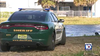 Investigation ongoing after 2 cars found in Fort Lauderdale canal