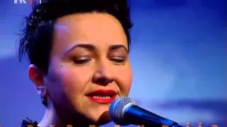 Amira Medunjanin - Što te nema (8. kat - uživo)