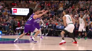 Jayson Tatum - Sidestep (to the right)/Pound Stepback