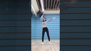 TWICE트와이스 MOMO FANCY Dance Video