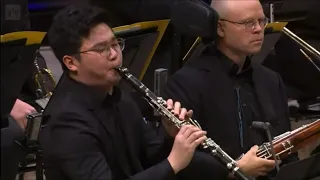 Han Kim plays the intro of G. Gershwin's Rhapsody in Blue